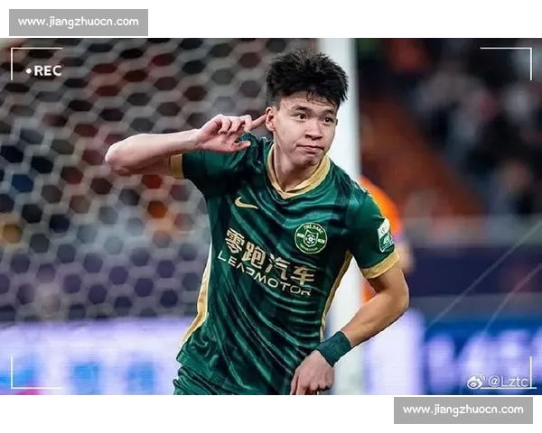 德转朱艺预告王钰栋身价暴涨！18 岁新星估值或破 200 万欧，球迷评论区竞猜最新身价